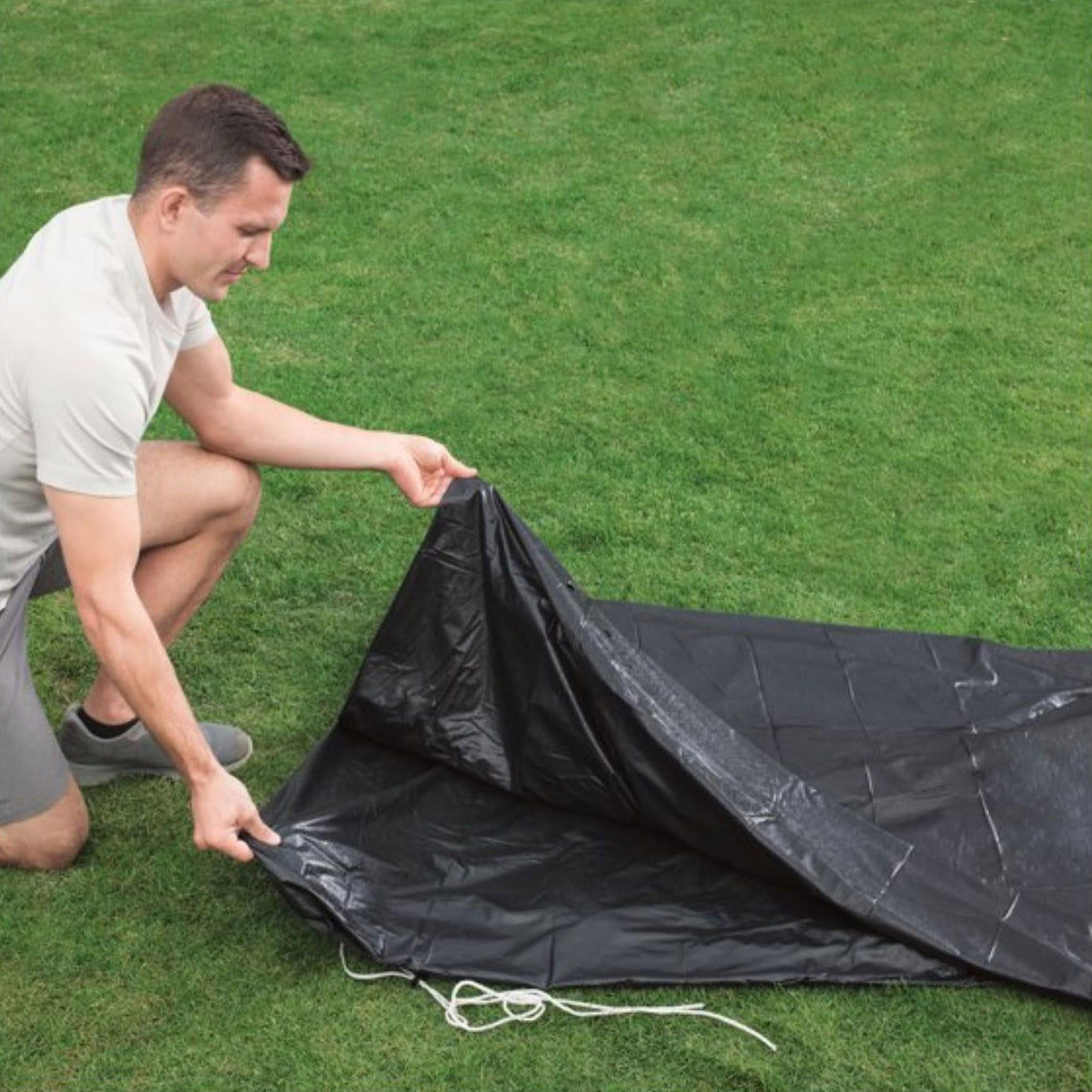 Bestway Flowclear cover protects water by reducing debris and dirt