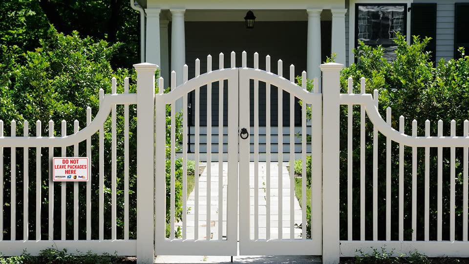 Bright colors of Bestylez Do Not Leave Packages Here sign enhance outdoor readability