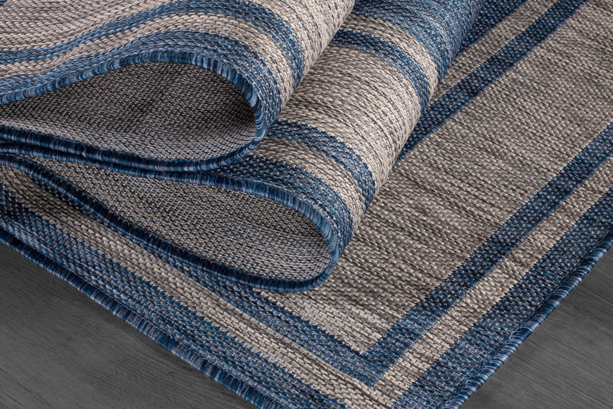 Beverly Rug durable polypropylene 9x12 navy emphasizes long-lasting use