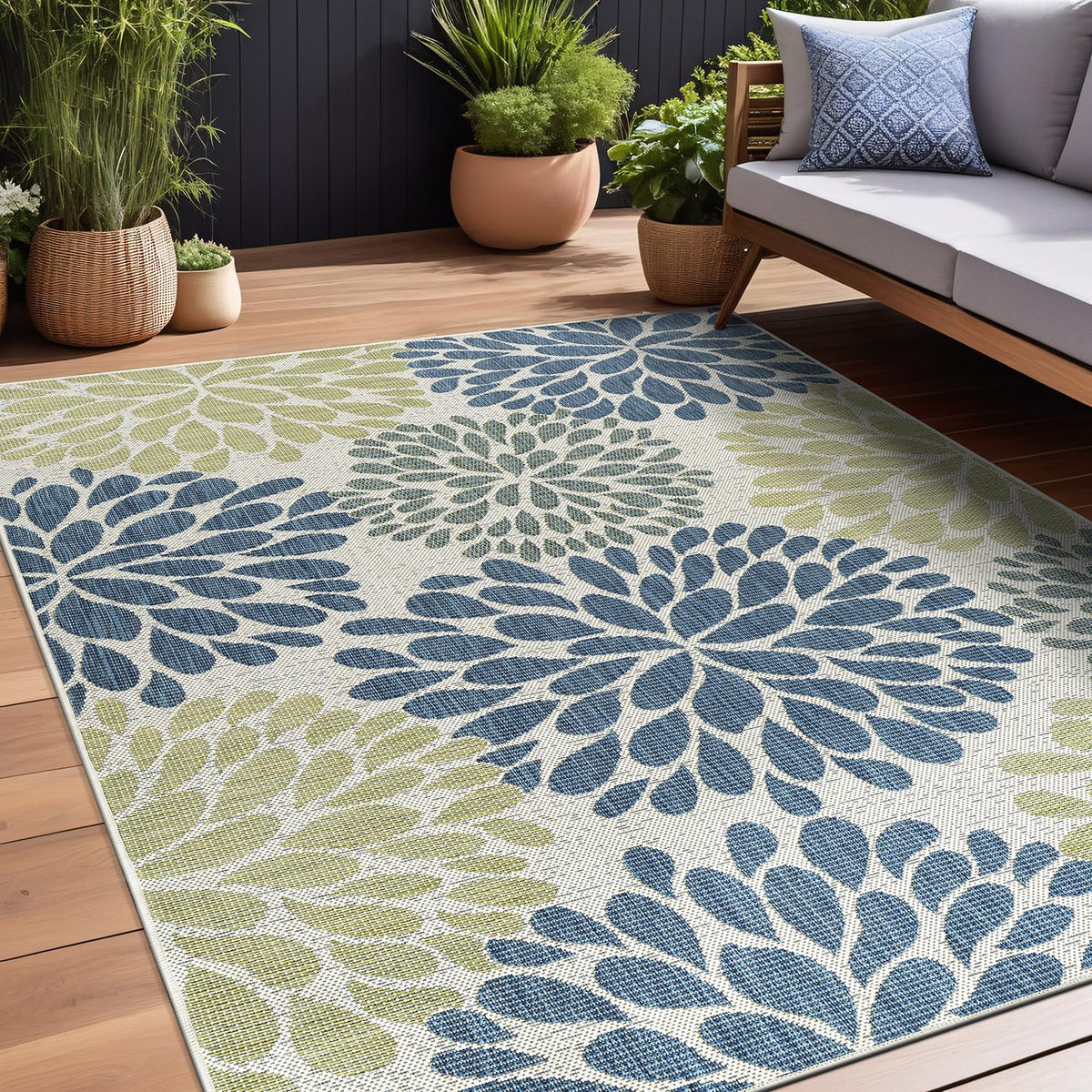 Beverly Rug UV-resistant colors retaining brightness in bright sun