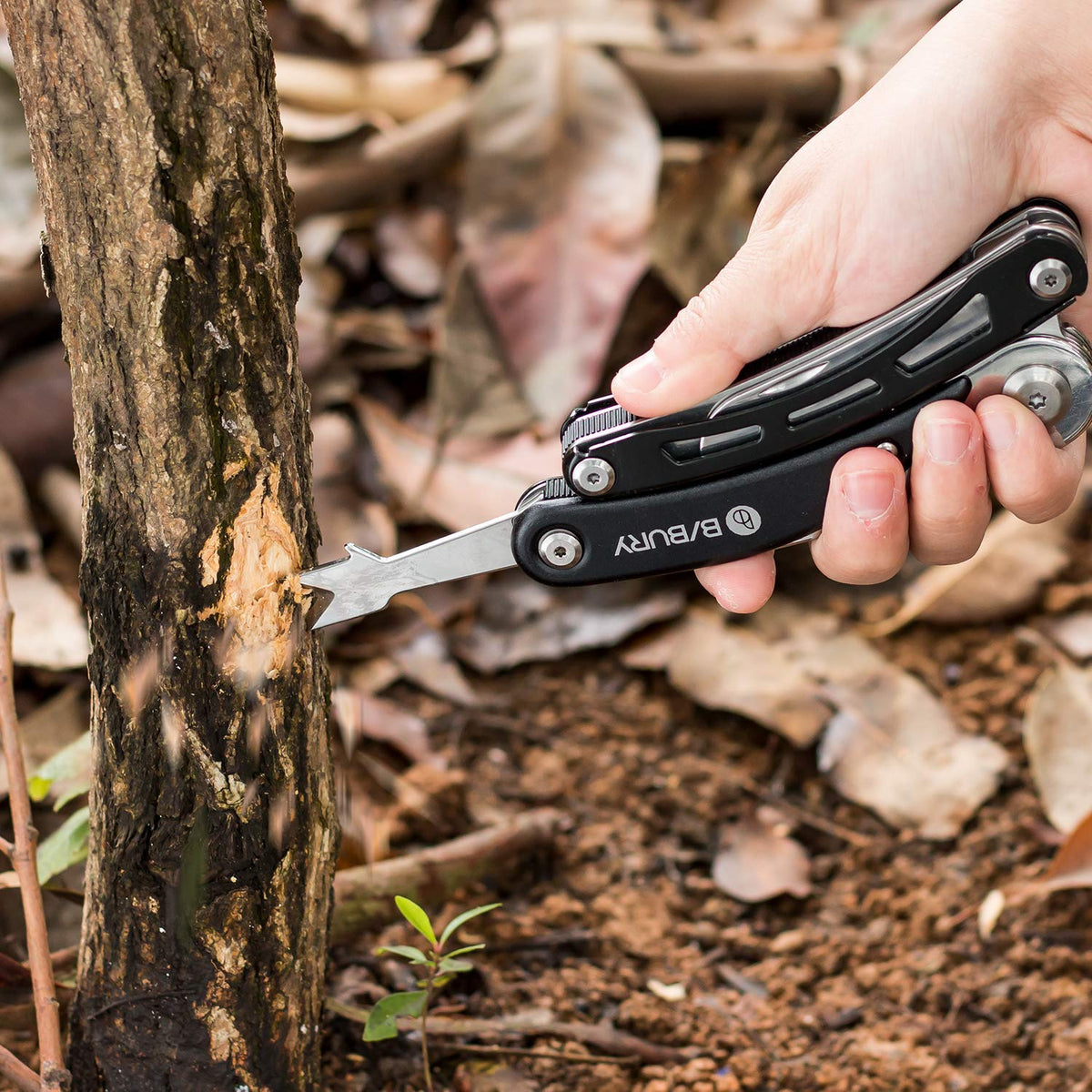 BIBURY lightweight foldable design makes it easy to carry during garden work