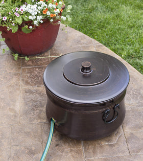 BIRDROCK HOME lift-off lid provides quick access and tidy concealment.