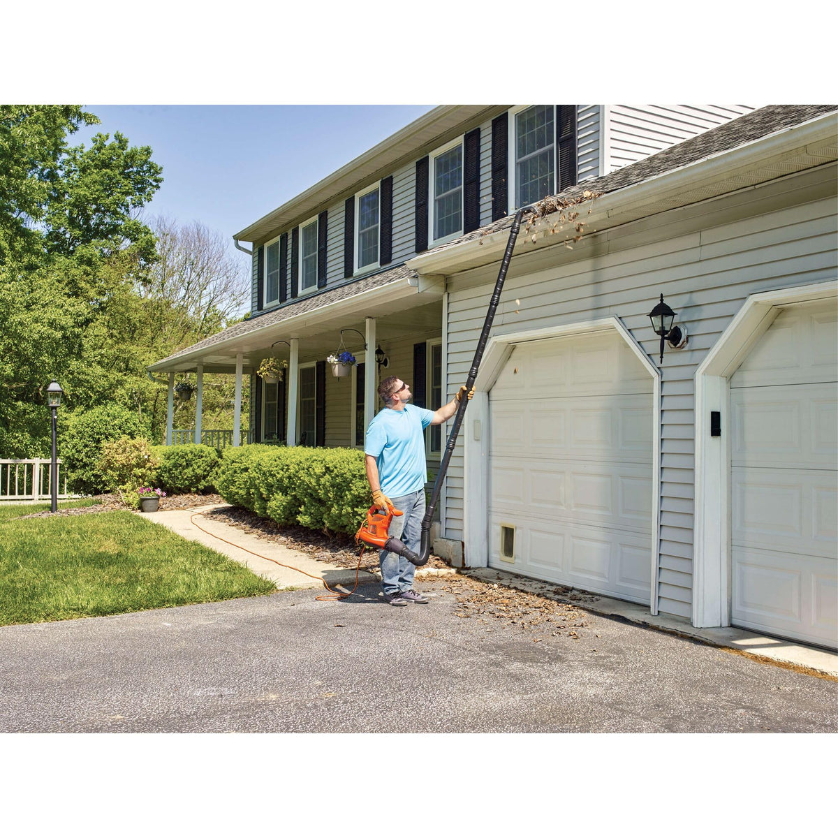 BLACK+DECKER four quick-connect tubes extend reach for gutter cleaning