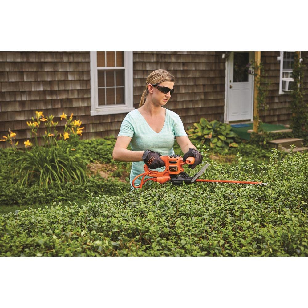 Black+Decker lightweight design reduces fatigue during longer trimming sessions.