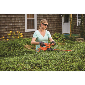 Black+Decker lightweight design reduces fatigue during longer trimming sessions.