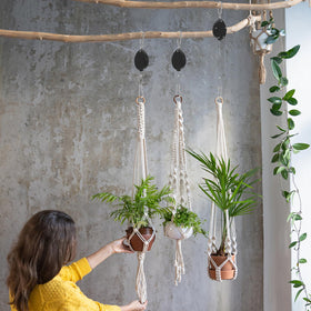 Black Elk Peak self-locking hook keeps heavy planters secure on windy days