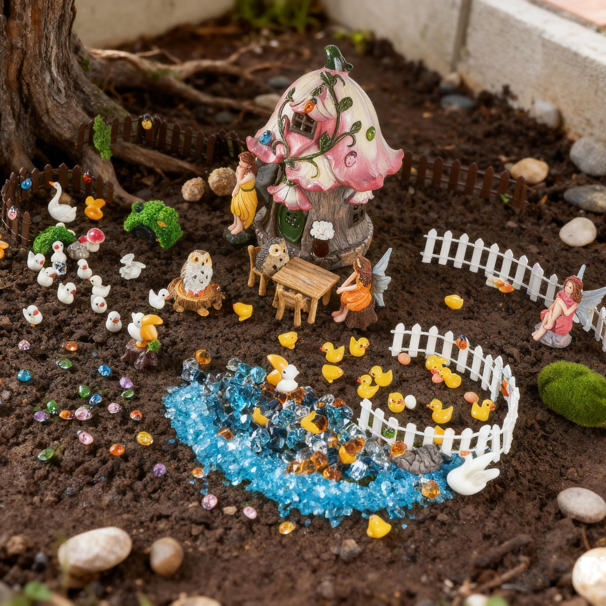 BLBYHO tiny desk and chairs create miniature storytelling scenes.