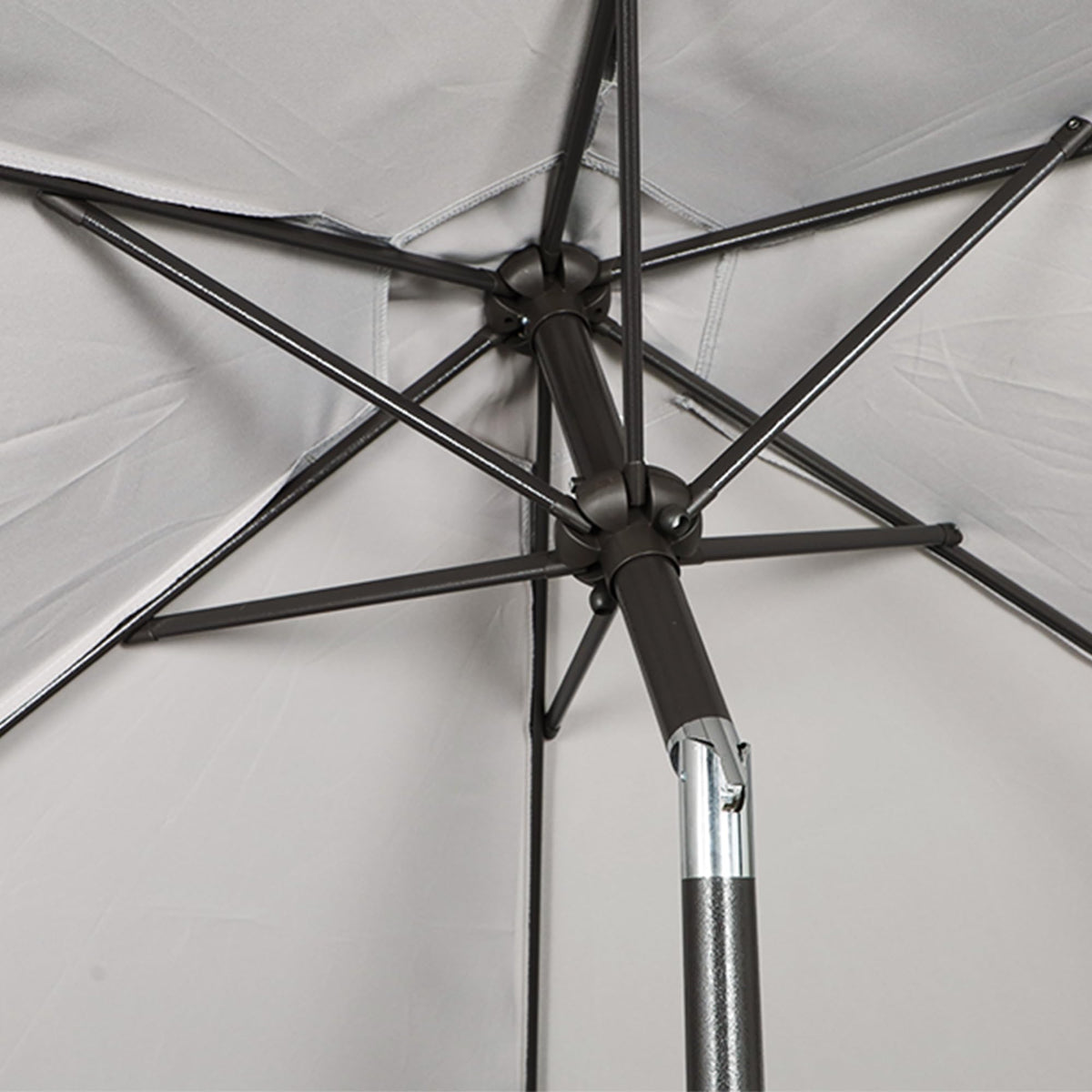 Blissun 7.5ft grey umbrella crank tilt demonstrates easy shading