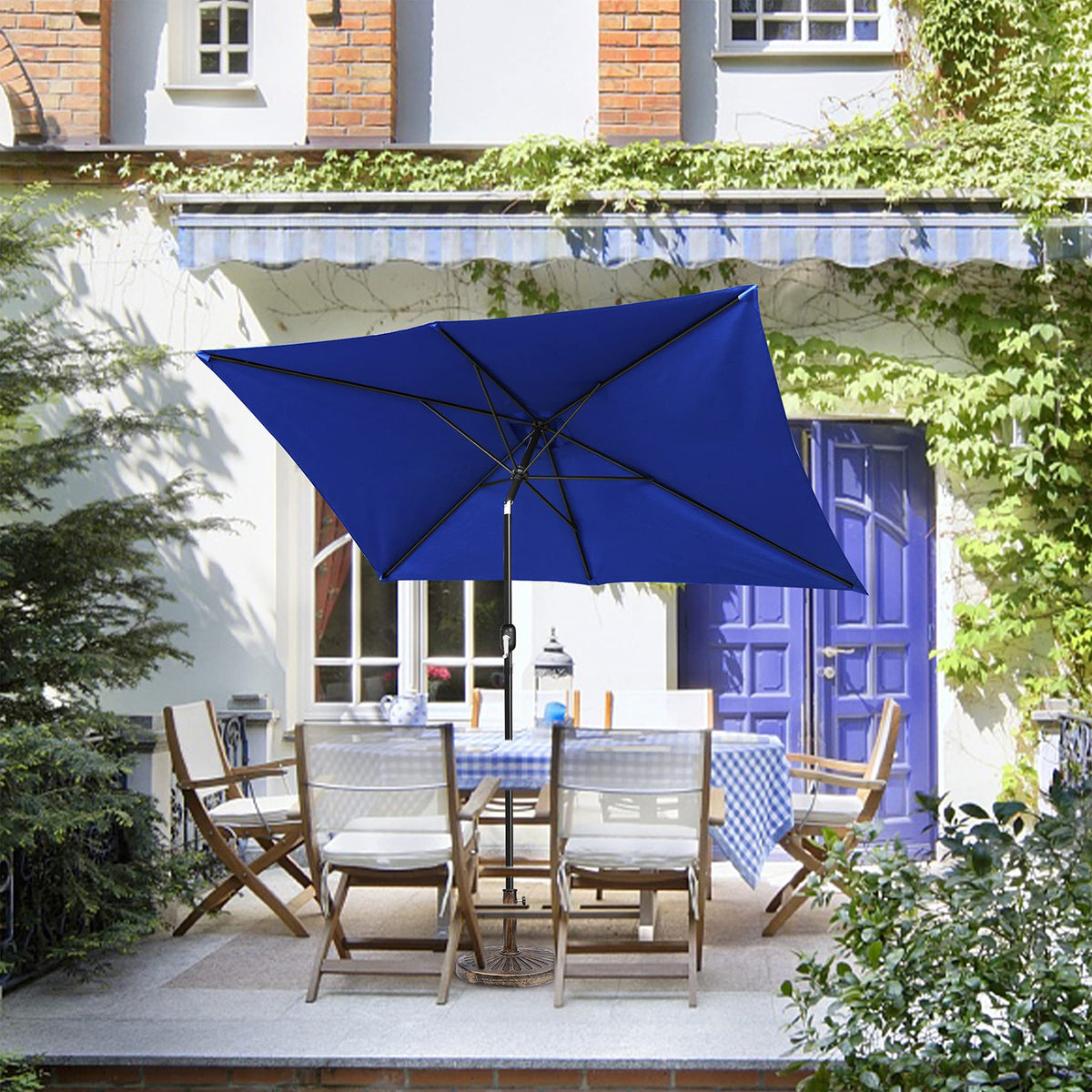Blissun iron ribs provide sturdy support for windy days.