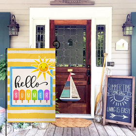 BLKWHT Burlap garden flag showcases durable, weather-ready material for seasonal display