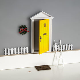 blminiatures child-friendly fairy door design, safe decor for playrooms and desks.