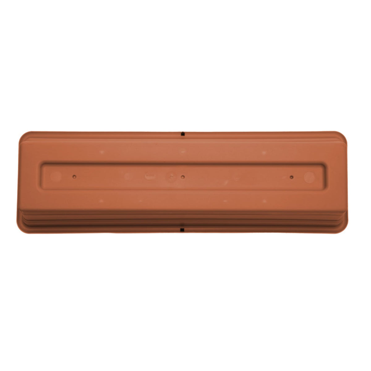 UV-protected Bloem Dura Cotta finish maintains color in outdoor light.
