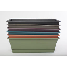 Bloem taracot 24 window box side view, easy mounting and secure installation.