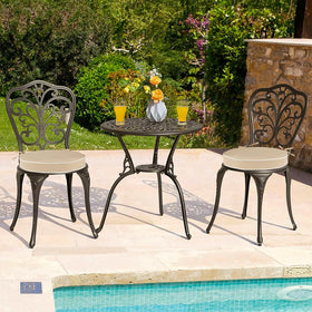 Blytieor UV-resistant fabric helps prevent fading under sun exposure.