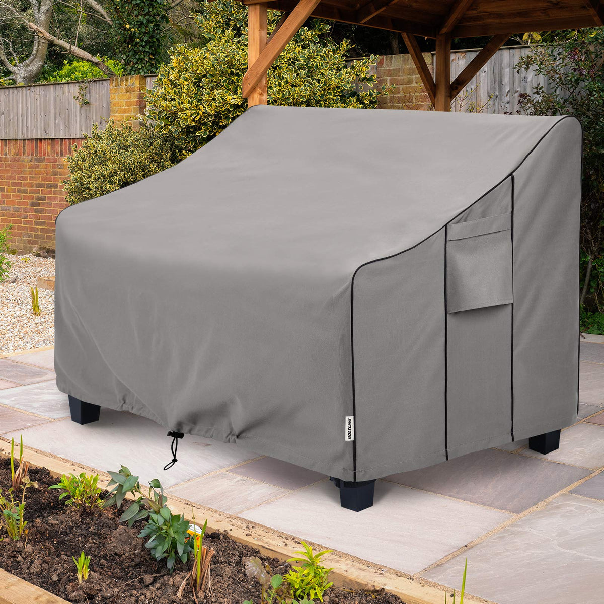 Boltlink dirt-resistant color helps hide dirt between cleanings.