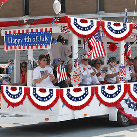 Bolvinaso red white blue festival decor adds dimensional impact to yard