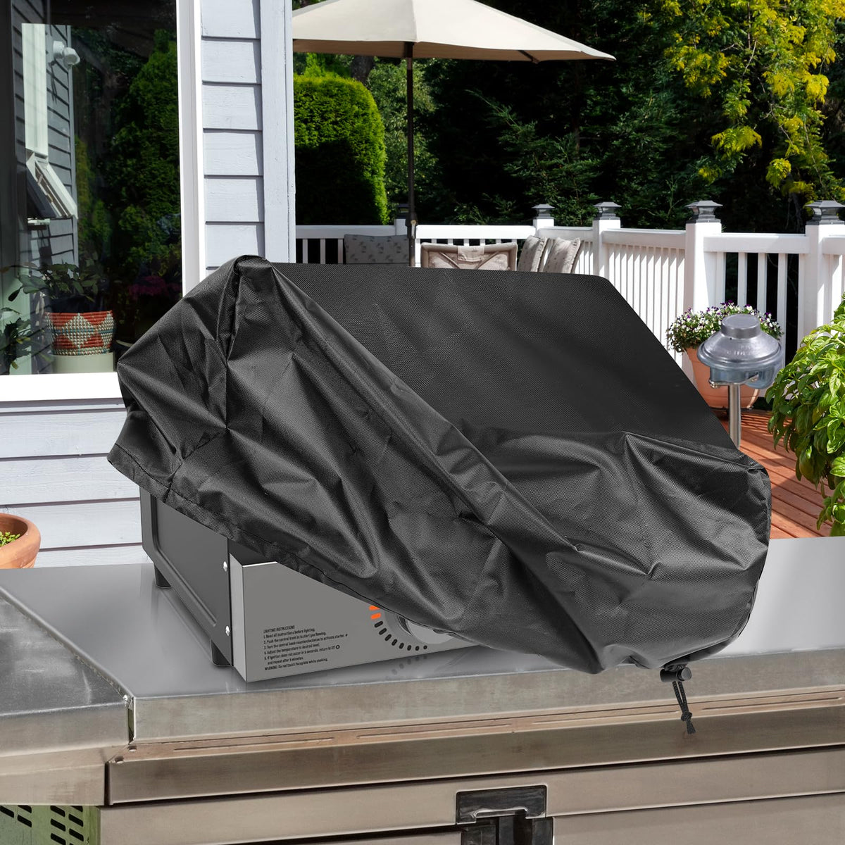Dimension-accurate Bonnary cover for 22-inch tabletop grills.