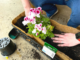 Bosmere Soil Moist liner detail shows built-in moisture layer for even watering
