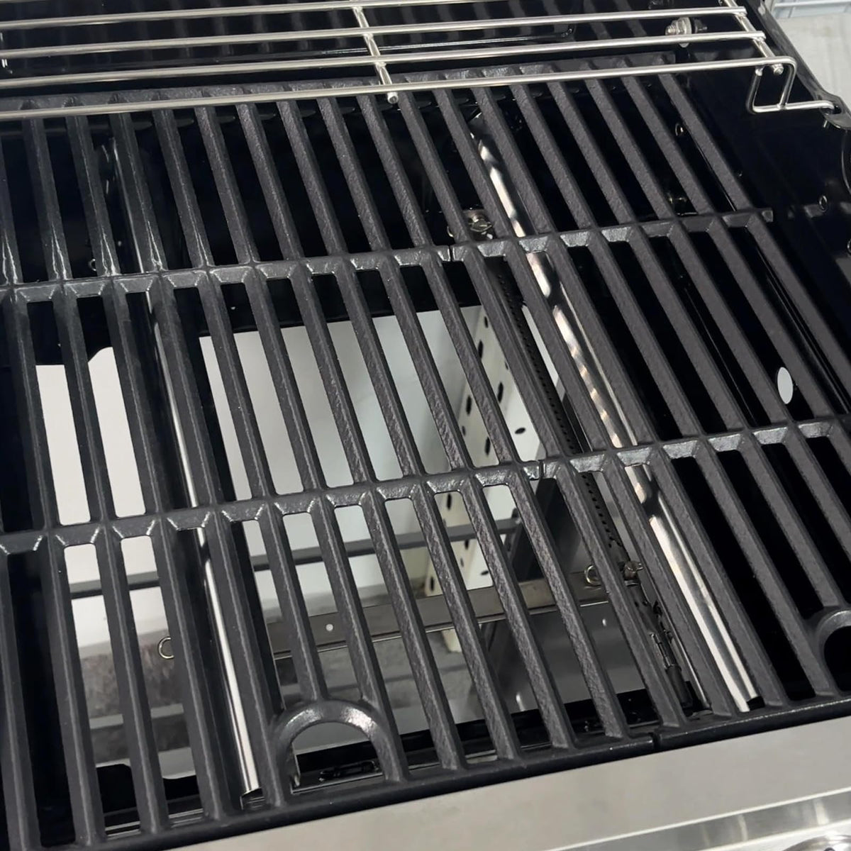 BQMAX durable outdoor grate withstands grilling sessions.