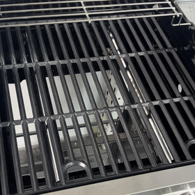 BQMAX durable outdoor grate withstands grilling sessions.