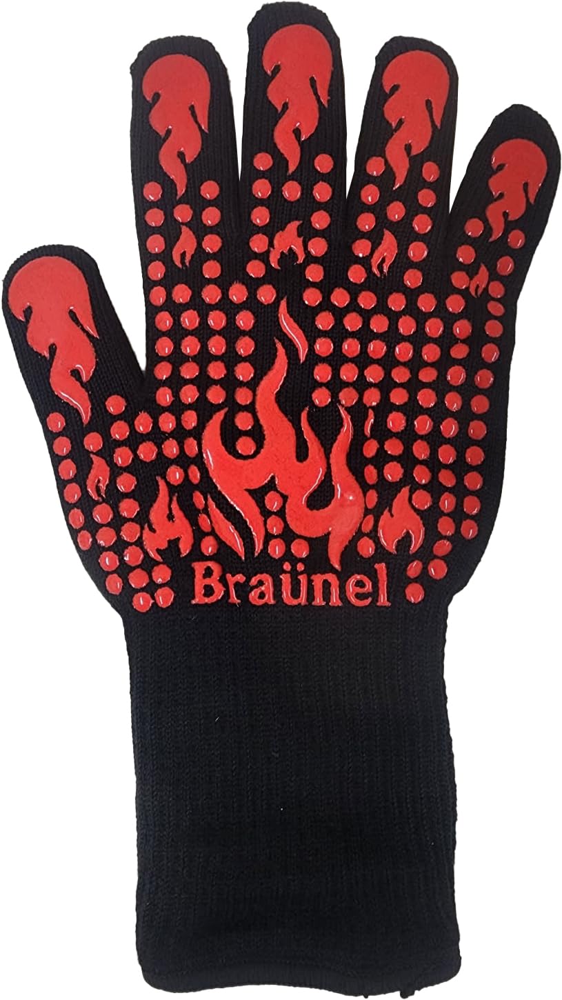 BRAUNEL BBQ gloves provide a non-slip grip for secure handling of hot pots.