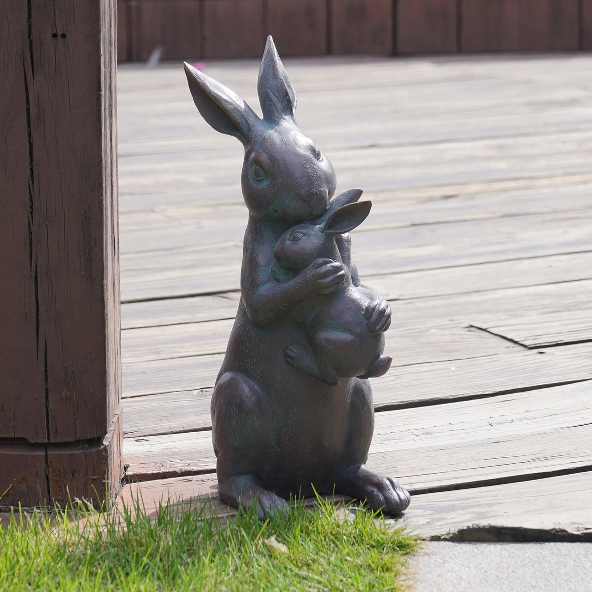 Braxio weatherproof bunny statue built to endure outdoor conditions.
