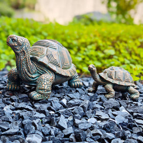 Brilliant Prospect two-piece turtle set makes a thoughtful housewarming gift.