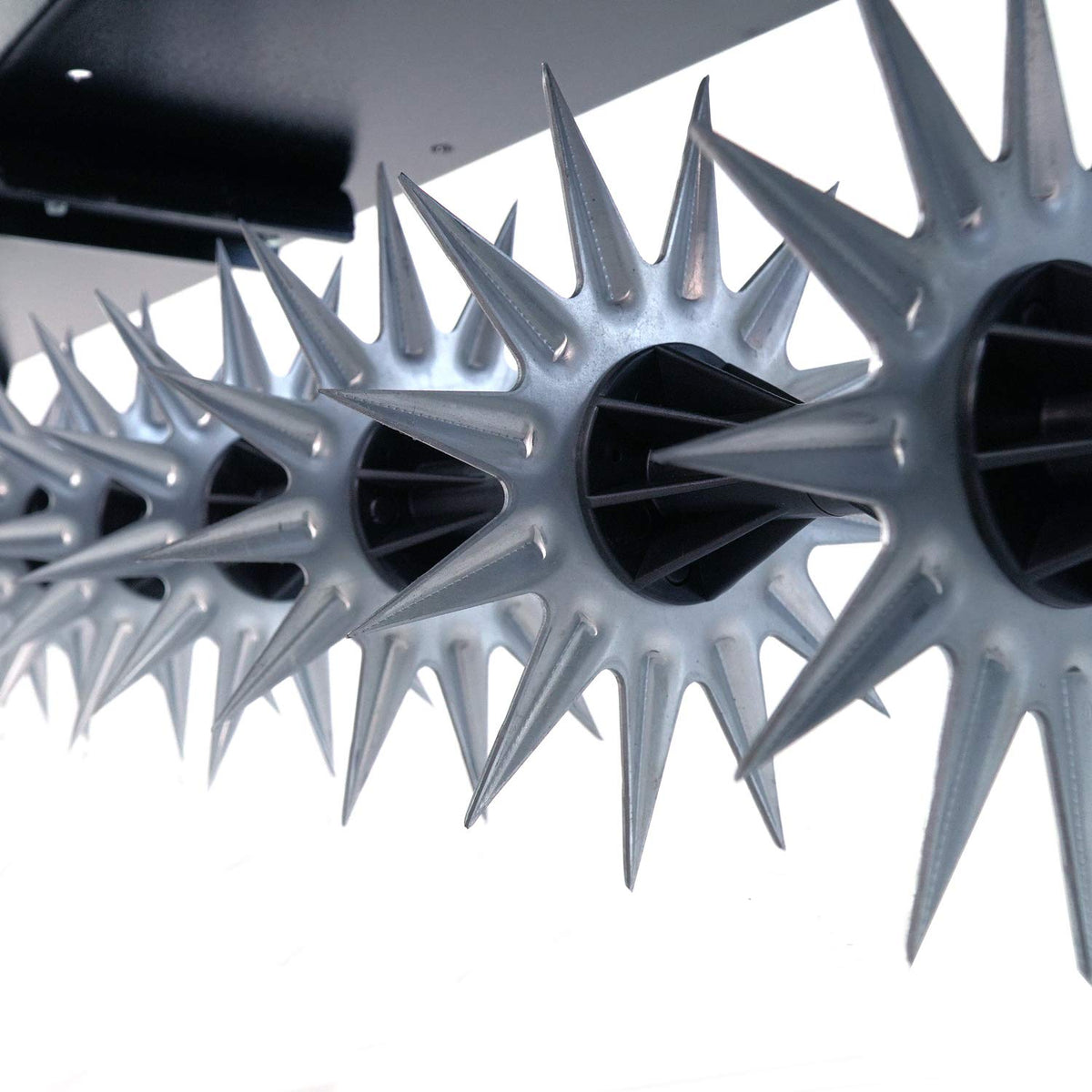 Brinly SAT2-40BH-P 11-star tines improve soil penetration