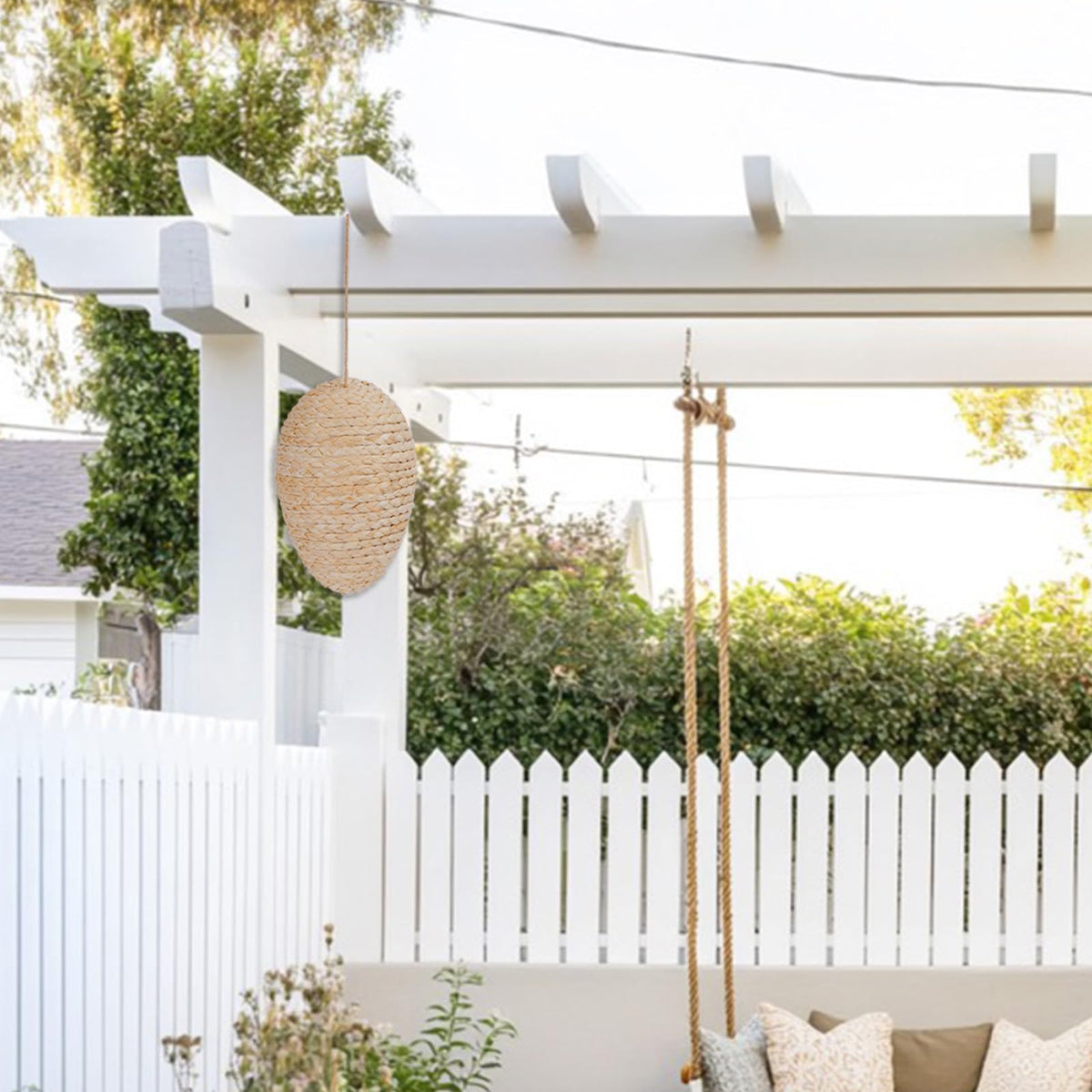 Brownlily corn husk hornet nest offers chemical-free occupancy signals for outdoor spaces.