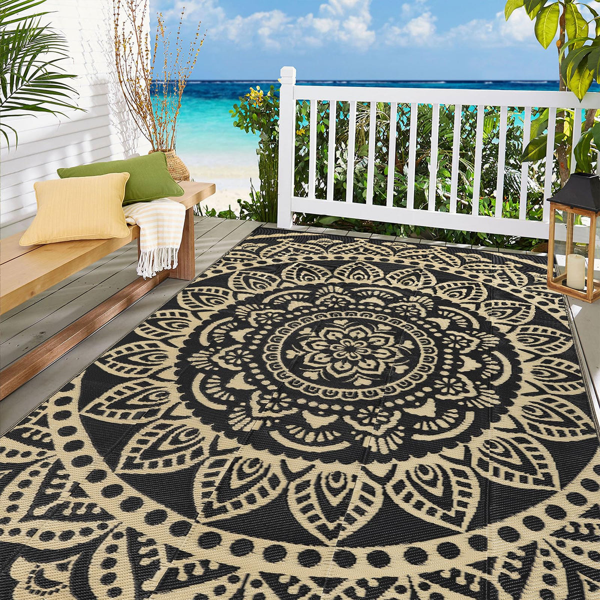 Bsmathom waterproof rug with easy cleanup, ideal for beach picnics.