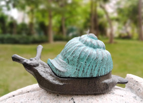 BSTWISH outdoor snail key hider blends garden art with practical key storage.