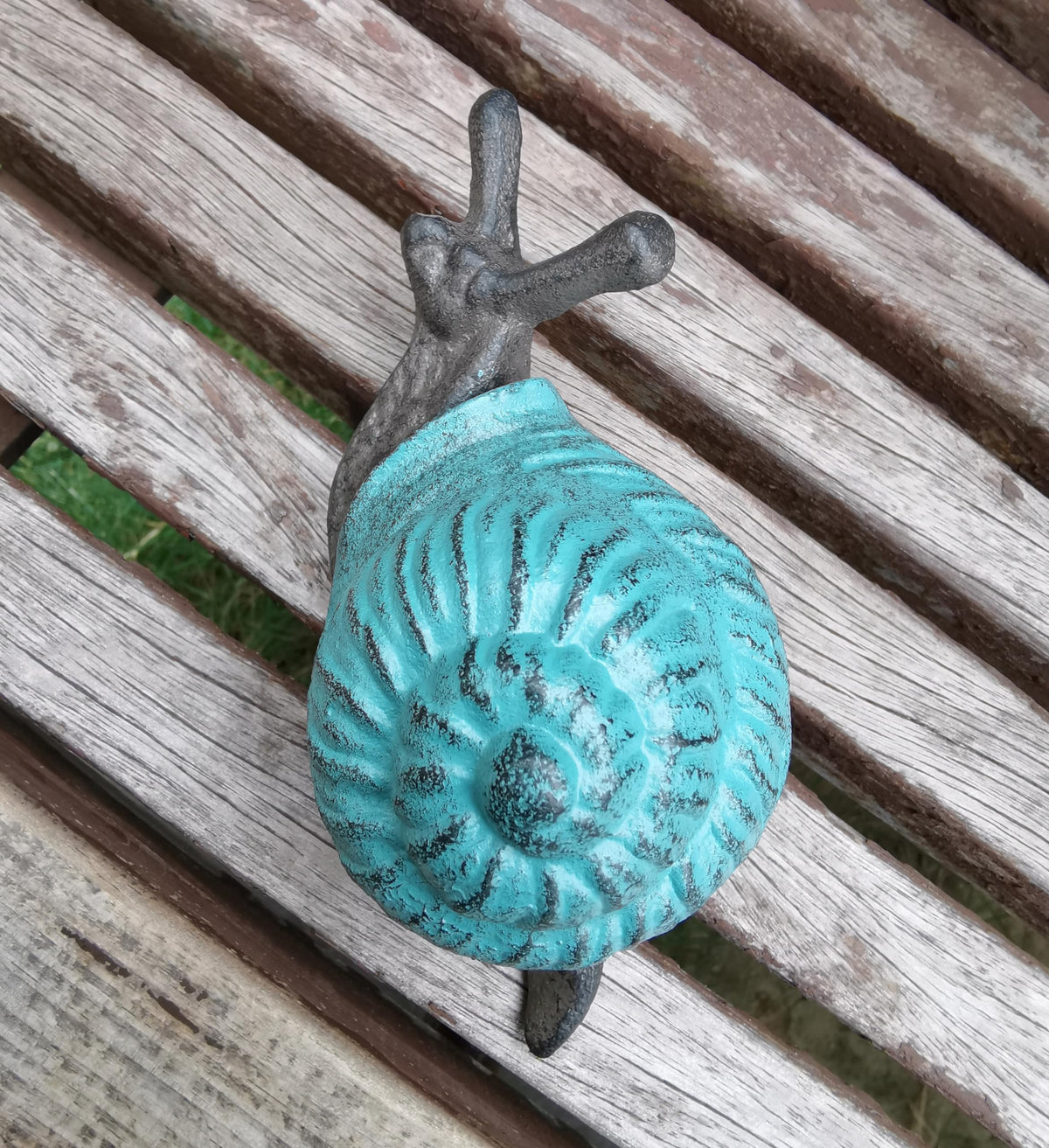 BSTWISH vintage-blue snail adds porch or garden charm while concealing a spare key.