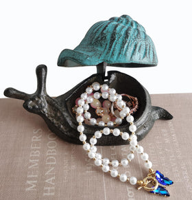 BSTWISH snail key hider for indoor use as decorative key storage.