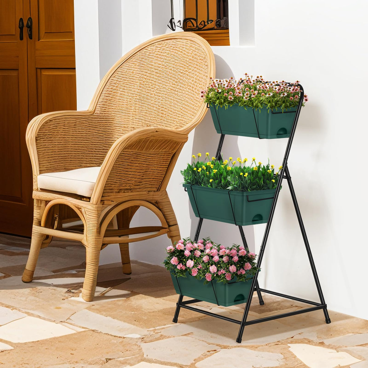 BTY indoor-outdoor green garden solution fits vegetables, flowers, and herbs.