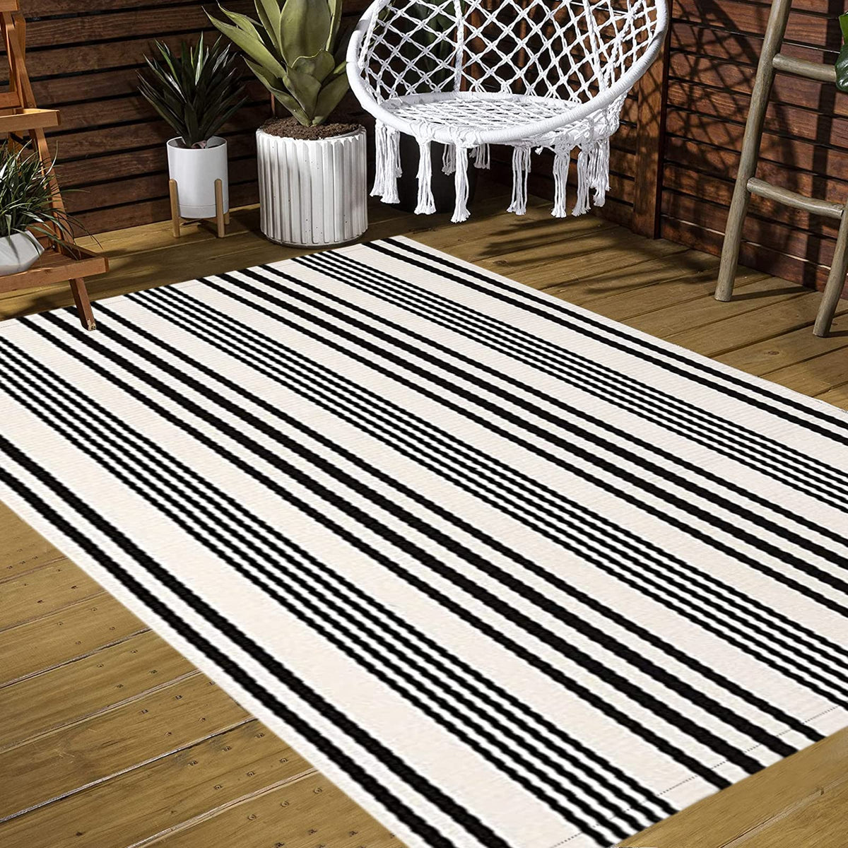 BUAGETUP layered door mat combo boosts curb appeal.
