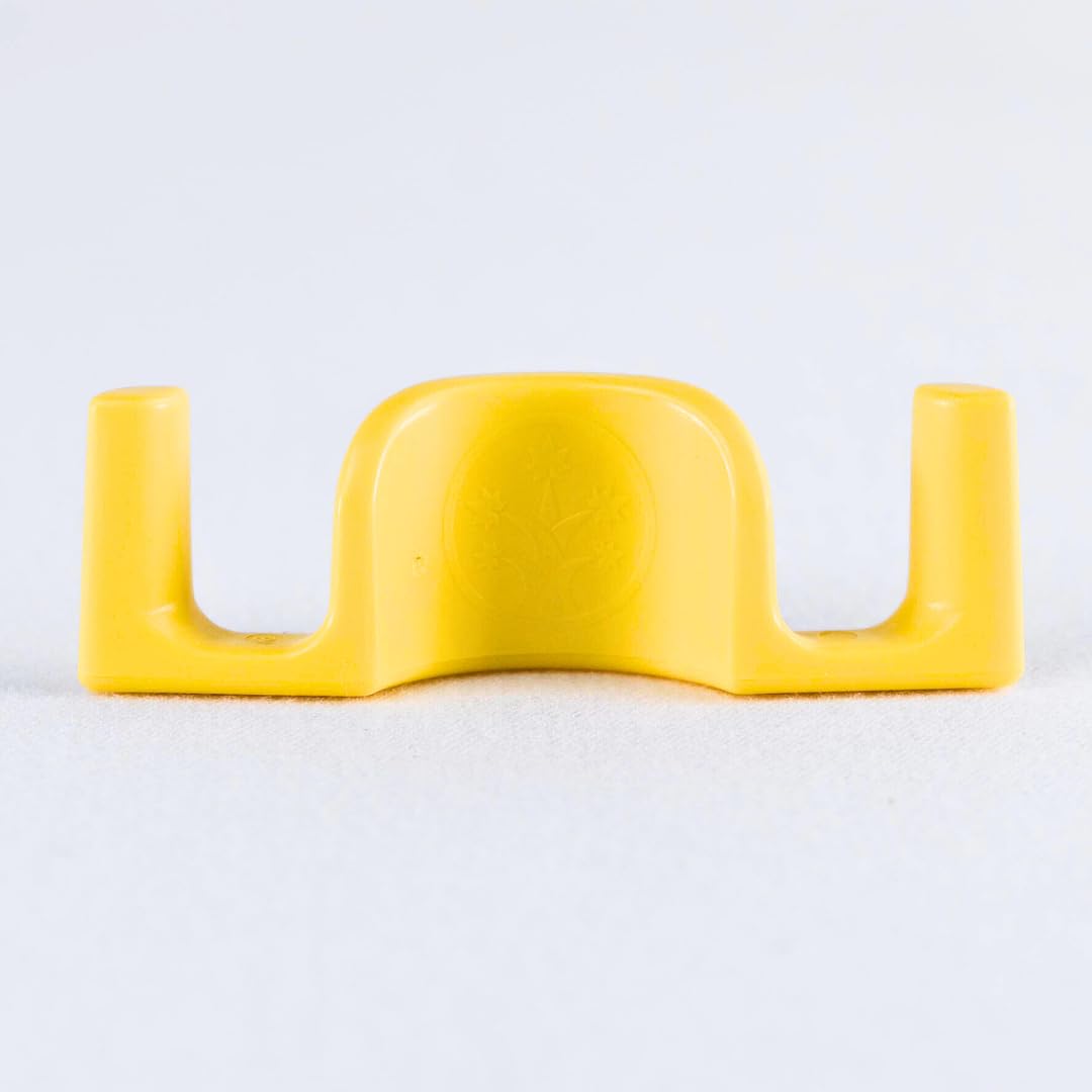 BudTrainer BudClips canopy bend closeup shows precise stem shaping for improved light exposure.