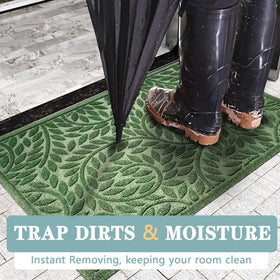 Bulijojo grooved-pattern dust-removal mat scrapes mud from shoes before entering.