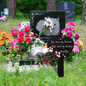 BUoonyer memorial plaque with long tip is easy to insert into soil.
