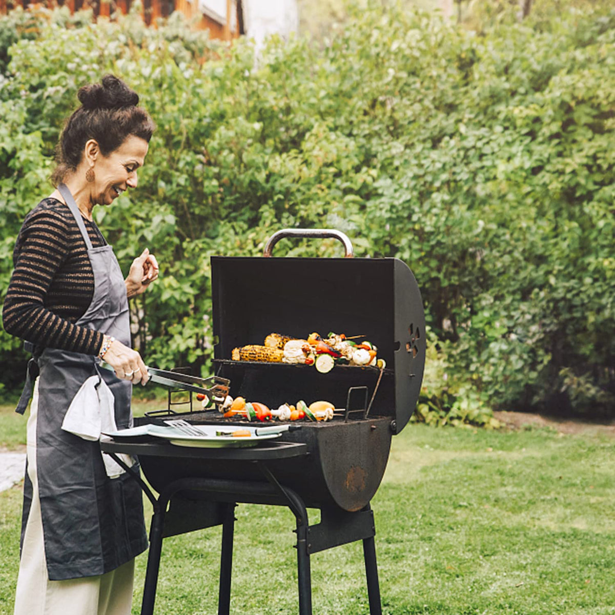 Burly Grill easy-clean design simplifies dumping and rinsing after grilling.