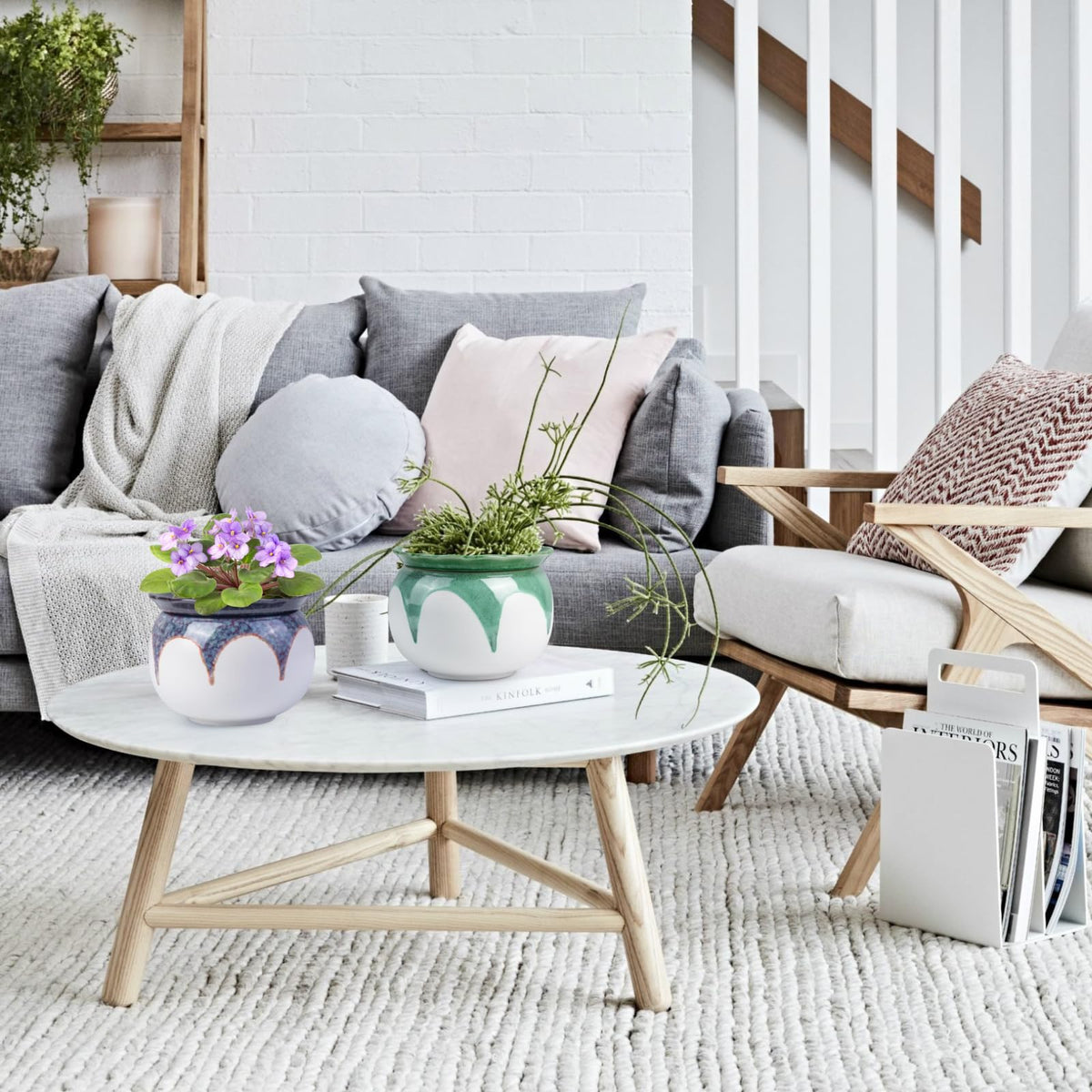 BUYMAX outer glazed pot adds modern style to indoor spaces.