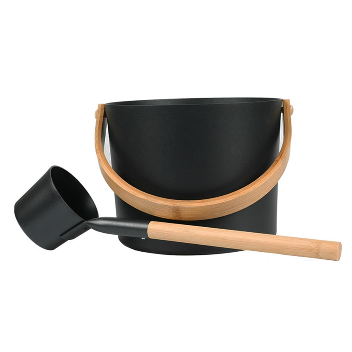 BWWNBY 7L black sauna bucket with long wooden handle, ideal for extended home sessions.