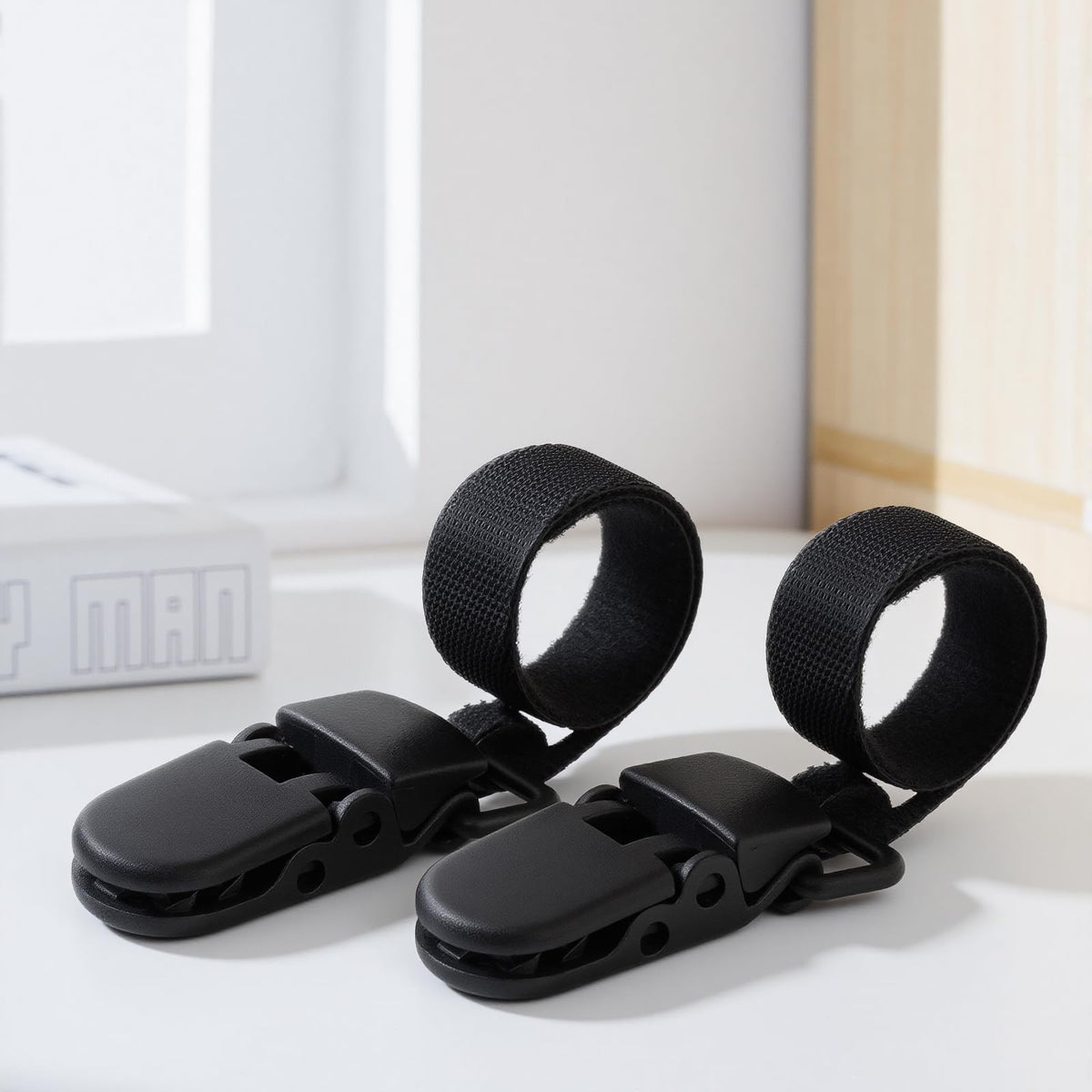 Bxhlxzz durable POM clip illustrates outdoor-ready construction.