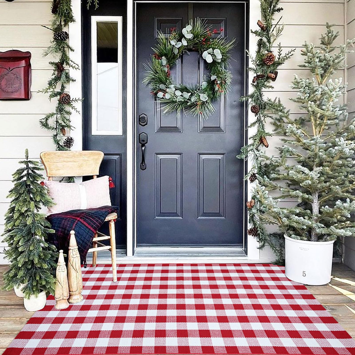 CAINANEL ready-to-greet doormat improves curb appeal for visitors