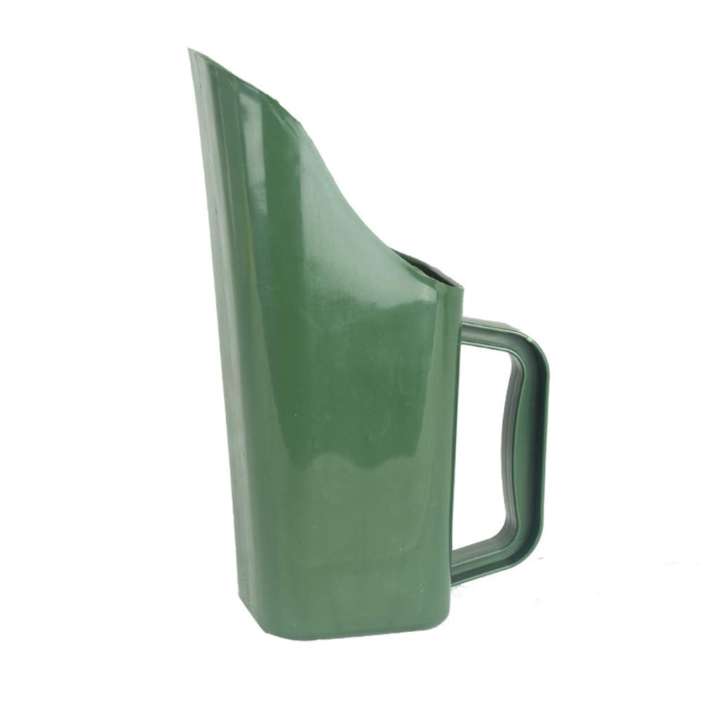 CALIDAKA reinforced plastic spade for durable, wear-resistant digging.