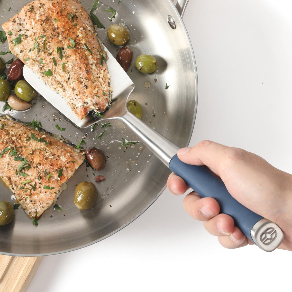 Calphalon Edge square blade turner for precise turning of burgers and eggs
