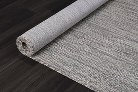CAMILSON 5x7 rug minimizes dust with light, short-haired fibers