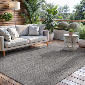 CAMILSON outdoor rug dries quickly after rinsing with a hose
