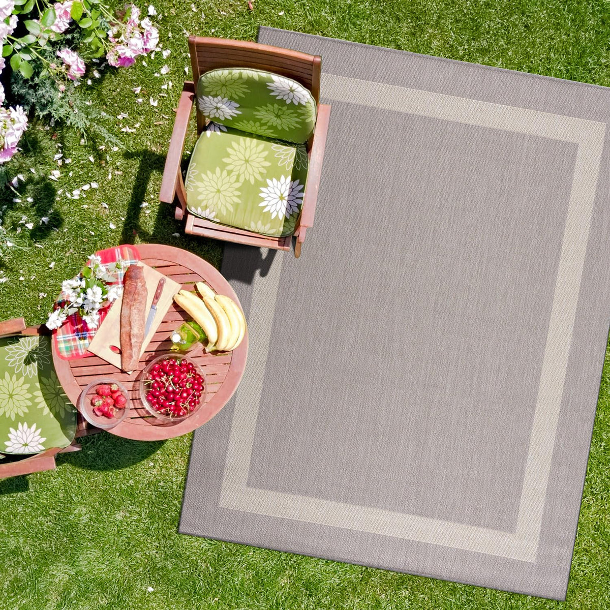 CAMILSON polypropylene material supports stain resistance and dust release