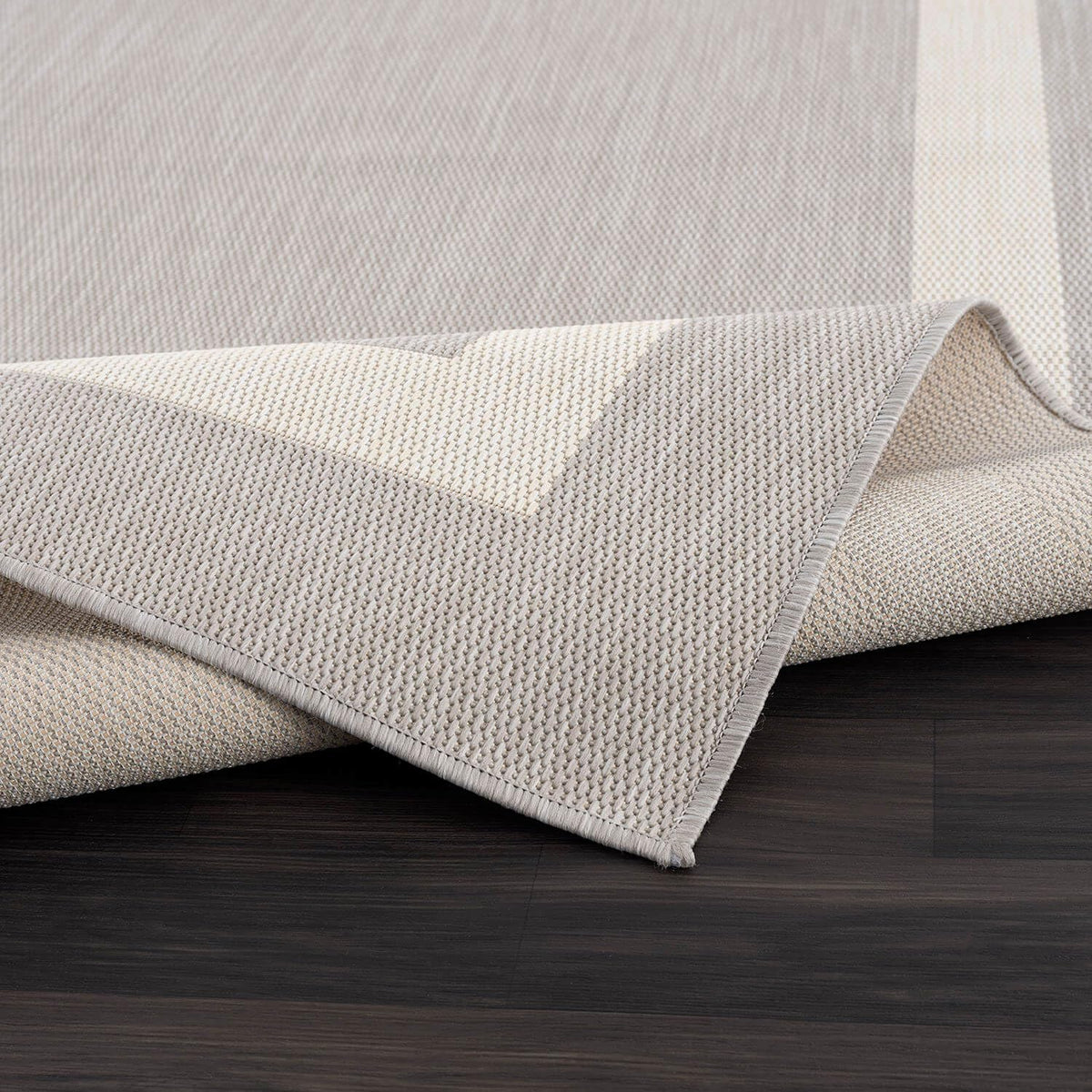 CAMILSON 6x9 rug is washable, hose-friendly for quick outdoor cleaning