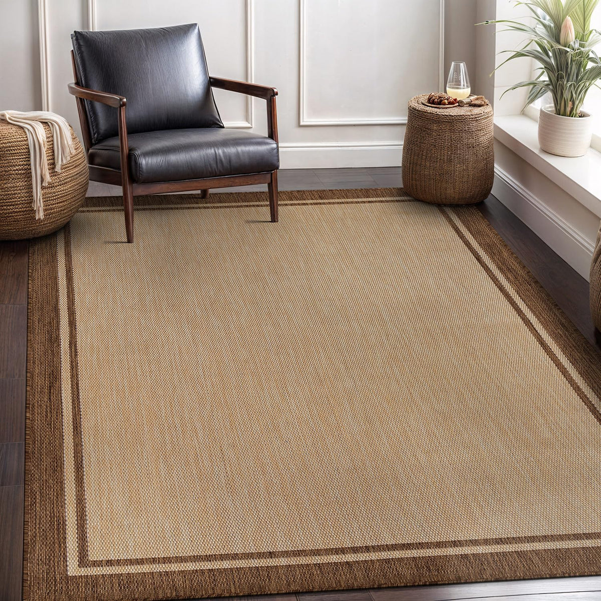 CAMILSON short-haired design minimizes dust retention for easy sweeping.